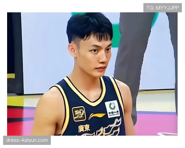 CBA球星走进乡村小学，徐杰、姜宇星参加篮球公益行活动